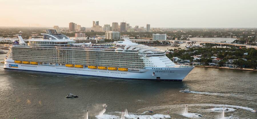 img_Cruising ahead_additional 900x419