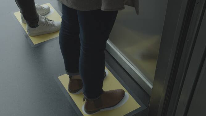 img_physcial_distancing_floor_sticker_668x376