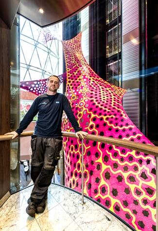 img_News_A day in the life_ 325x475